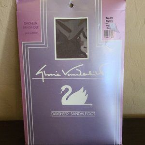 ~NEW~Vintage GLORIA VANDERBILT Daysheer Pantyhose - Size E - XXL - 1X - 2X-Taupe